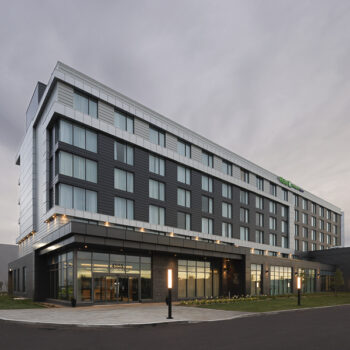 Holiday Inn Express Montréal Airport